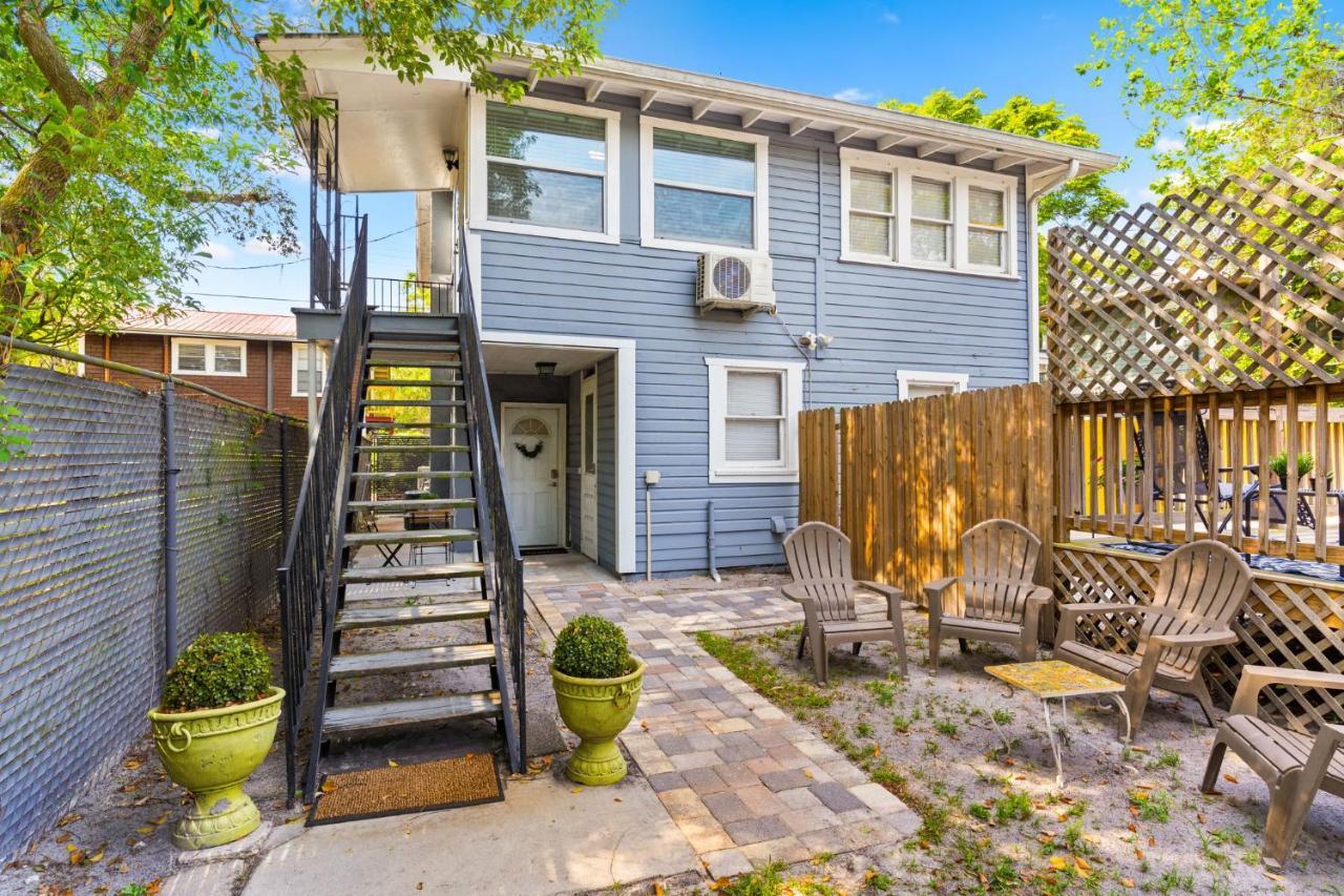 Four Different Options At One Great Location-- 1 - Spacious 3 Bed 2 Bath House Or 2- 2Nd Floor 2 Bed 1 Bath Guesthouse Or 3- 1St Floor Studio Or 3- A Tiny Home Rv 坦帕 外观 照片
